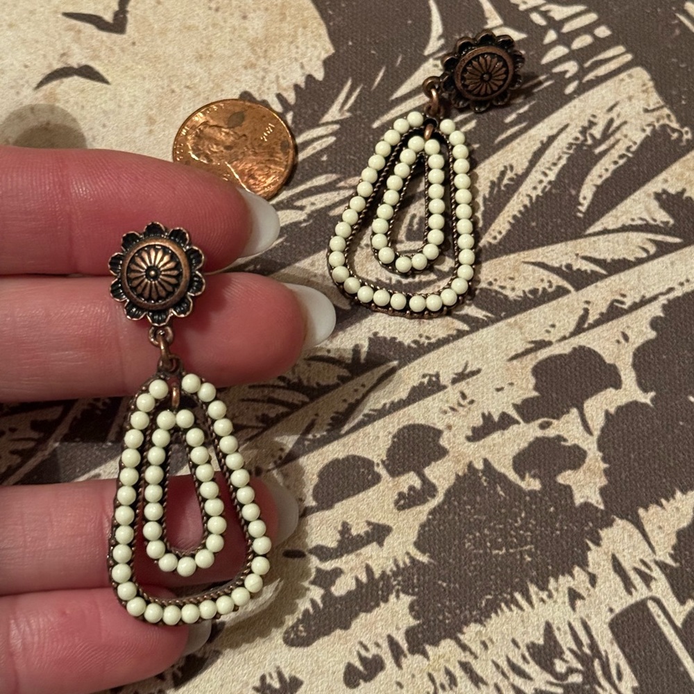Faux copper color with off white Dangle Earrings